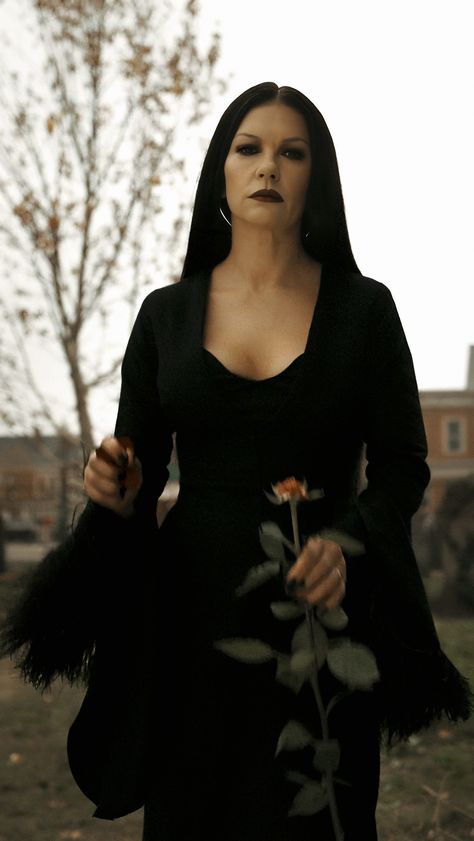 Morticia Addams From Wednesday, Morticia Addams Catherine Zeta Jones, Mortisha Adams Costume, Morticia Addams Wallpaper, Witchy Style Modern Witch, Mortician Addams, Morticia Addams Aesthetic, Wednesday Series Wallpaper, Wednesday Morticia