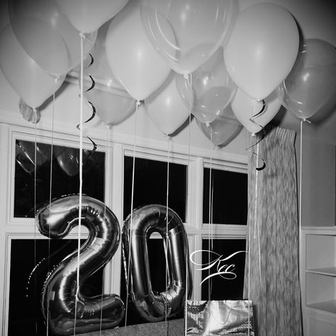 20th birthday room setup. 20th Birthday Balloons Decoration, 20 Birthday Ideas For Guys, 20 Birthday Party Aesthetic, 20 Balloons Number, 20th Bday Aesthetic, 20 Birthday Ideas Decoration, Aesthetic 20th Birthday, 20 Th Birthday Ideas, 20 Birthday Aesthetic