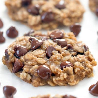 4 Ingredient Flourless Healthy Oatmeal Cookies - Kirbie's Cravings Protein Breakfast Cookies, Oatmeal Cookies Recipes Easy, Oat Chocolate Chip Cookies, Cookies Eggless, 4 Ingredient Cookies, Cookies Sans Gluten, Oatmeal Cookies Easy, Banana Chocolate Chip Cookies, Biscuits Diététiques