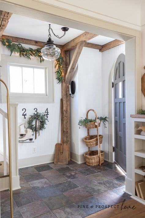 Entryway Cottage, Cottage Style Mudroom, Cottage Style Christmas, Cottage Entryway, Pine And Prospect Home, Pine And Prospect, Cottage Home Interior, Minimalist Cottage, Decorating Rooms