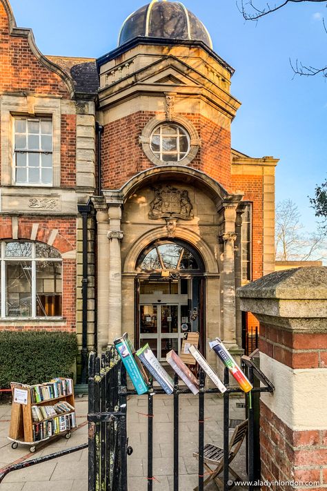 Victorian Library Exterior, Victorian London Architecture, Gothic Library Exterior, Library Building Architecture, Fantasy Library Exterior, Library Exterior Architecture, Old Library Exterior, Library Design Exterior, Library Building Exterior