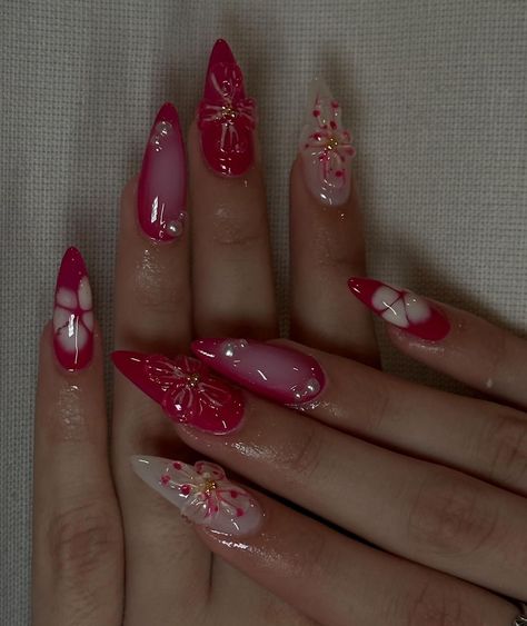 White Fun Nails, Dark Red Summer Nails, Sculpted Flower Nails, Pink And Purple Nails Designs, Fun Red Nails, Nails Red Summer, Nail Art Almond Shape, Nail Burgundy, Summer Nails Red