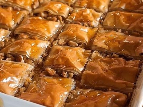 Sweeten Your Holidays with This Decadent Christmas Baklava! - NewsBreak Christmas Baklava, Fried Cheese Bites, Cream Cheese Bars Recipe, Old Fashioned Chocolate Pie, Christmas Pie Recipes, Creamsicle Cake, Baklava Recipe, Chocolate Pie Recipes, Peanut Butter Mousse