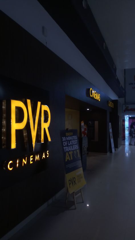 Bad News Movie Snap, Pvr Cinemas Snapchat, Movie Date Snap, Namma Chennai, Creative Snapchats, Pvr Cinemas, Boy Snaps Pic, Rihanna Cover, Delhi City