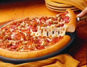 Pizza Hut Original Pan Pizza Recipe..good dough recipe Pizza Hut Recipe, Pizza Hut Pan Pizza, Meat Lovers Pizza, Sausage Pizza, Crock Pot Recipes, I Love Pizza, Love Pizza, Pan Pizza, Pizza Hut