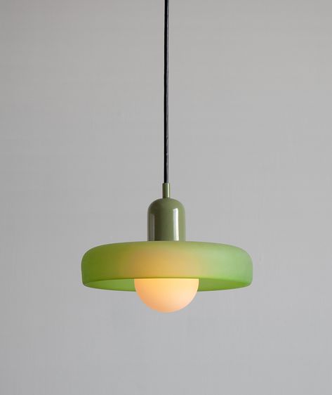 green pendant light by In Common With Lighting Trends, Decoration Inspiration, Dream House Decor, Interior Furniture, Interior Inspo, Larp, 인테리어 디자인, Lamp Design, Interior Architecture Design