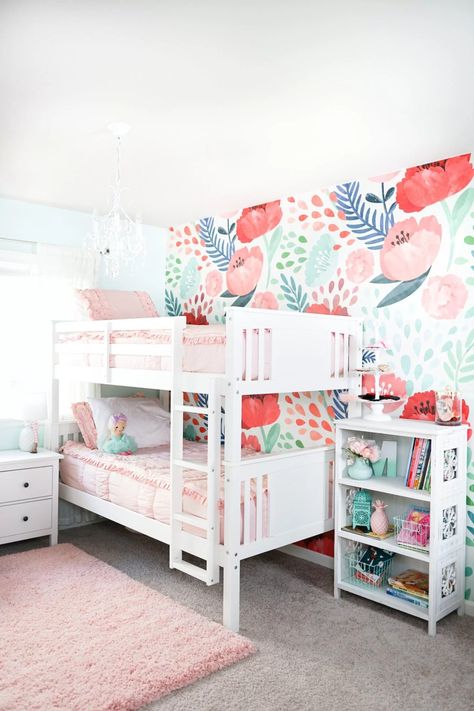 We are sharing 20+ adorable girls bedrooms with bunk beds over on our blog! If you've been on the fence on whether or not to get a bunk bed, this post should help you make your decision! Beddys Bedding, Girls Bedroom Wallpaper, Fantasy Bedroom, Big Girl Bedrooms, Bedroom Updates, Bedroom Wallpaper, Trendy Bedroom, Chaise Design, Big Girl Rooms