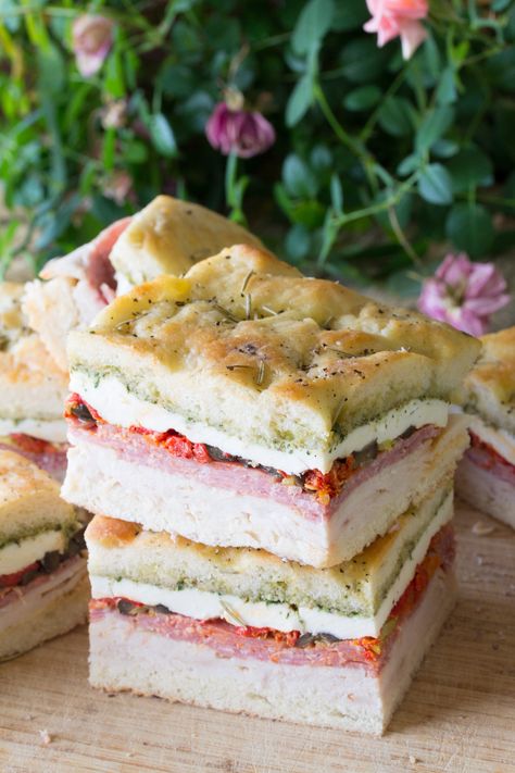 Pressed Italian Picnic Sandwiches are the perfect upscale sandwich for picnics, brunches, and baby showers. It's a fancy sandwich that packs a flavorful punch! Italian Picnic, Picnic Dishes, Vegetarian Picnic, Healthy Picnic, Ideas Picnic, Picnic Sandwiches, Food Picnic, Picnic Snacks, Picnic Recipes