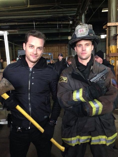 Jesse Lee Soffer & Jesse Spencer Matt Casey Chicago Fire, Chicago Crossover, Jesse Lee Soffer, One Chicago, Chicago Justice, Chicago Aesthetic, Jesse Spencer, Jesse Lee, Jay Halstead