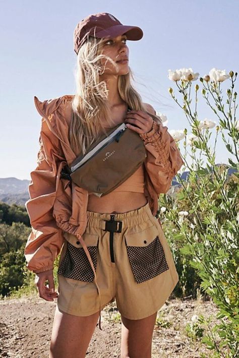 The Eight Style Roots— Find Your Core Aesthetics And The Clothes That Best Suit Your Vibe 18 Camping Looks For Women, Hiking Outfit Women Mountain, Closet Rebuild, Headphones Workout, Camping Chic, Granola Outfits Summer, Hiking Aesthetic Outfit, Portugal Outfits, Camping Fits