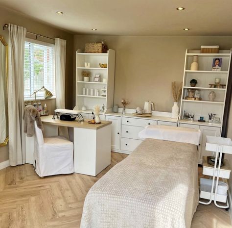 Home Beauty Room Salon, Esthetician And Nail Room, Beauty Cabin Salon Ideas, Nail Beauty Salon Design, Waxing Room Setup, Salon Color Room, Nail Tech Shed, Spa Nails Salon Interior Design, Beauty Cabin Salon