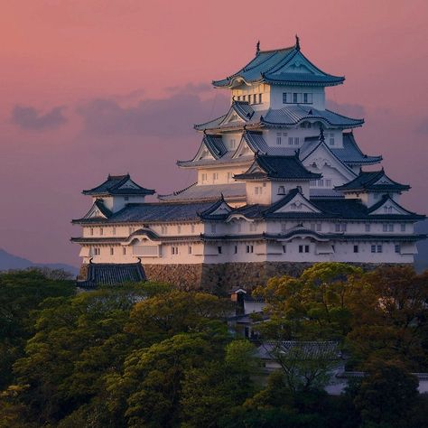 Japanese Castle Aesthetic, Japanese Buildings Traditional, Japanese Fortress, Japanese Palace, Medieval Japanese, Medieval Japan, Japanese Buildings, Japanese Castle, Japan Architecture