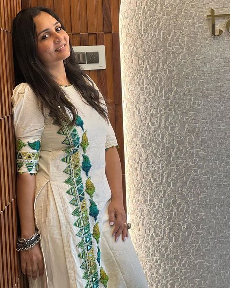 Instagram photo by Poonam Raiyani • 14 August 2023 at 09:34 Less Design Kurti, Gamthi Kurti Designs, Different Kurti Designs, Kutchi Work Kurti Design, Long Blouse Designs, Stylish Kurtis Design, Lehenga Saree Design, Hand Embroidery Dress, Designer Kurti Patterns