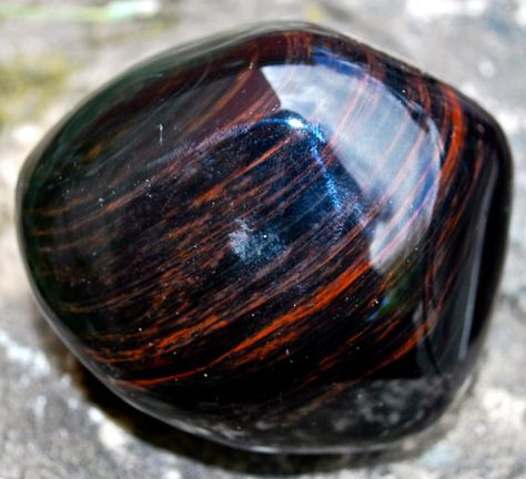 Large polished  Black Obsidian with Red by Heavenlyearthgifts, $25.00 Different Types Of Rocks, Red Obsidian, Rock And Minerals, Rocks And Fossils, Jewelry Stones, Obsidian Crystal, Psychic Attack, Pretty Rocks, Meditation Stones