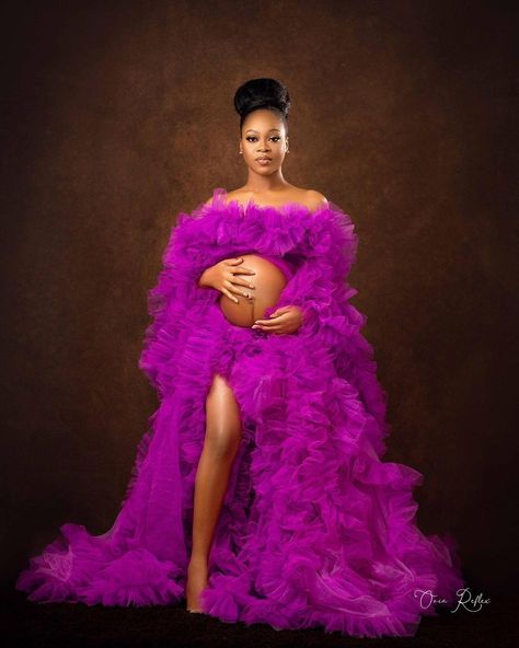 Maternity Shoot Outfit, Tulle Maternity Dress, Maternity Evening Dress, Couple Pregnancy Photoshoot, Maternity Photoshoot Outfits, Maternity Photoshoot Poses, Maternity Dresses For Photoshoot, Maternity Photography Poses, Ruffles Fashion