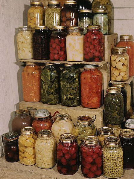 Canning foods you grew and harvested yourself is exciting and rewarding. After canning, you have rows of colorful jars lining your pantry ready to be enjoyed at any time. Just like any other food, however, home canned goods do not last forever. Use this guide to help you determine if your canned goods are safe… Different Types Of Food, Canning 101, Canning Fruit, Canning Food Preservation, Canned Food Storage, Canning Tips, Decorações Com Comidas, Canned Fruit, Home Canning