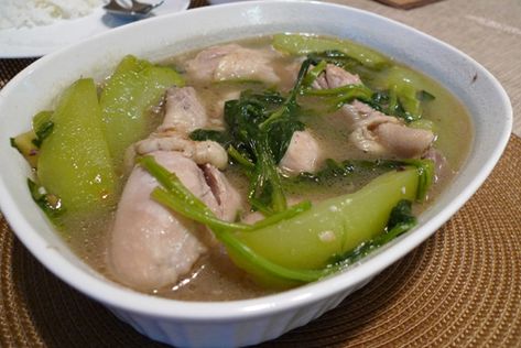 Chicken tinola recipe Chicken Sinigang Recipe, Tinolang Manok Recipe, Chicken Tinola, Sinigang Recipe, Soup Chinese, Tinola, Adobo Chicken, Filipino Dishes, Pinoy Food