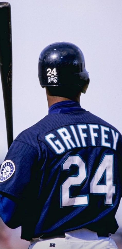 Ken Griffey Jr Wallpaper, Famous Baseball Players, Baseball Wallpaper, Hard Photo, Mariners Baseball, Ken Griffey Jr, Photo Class, Baseball Guys, Baseball Pictures