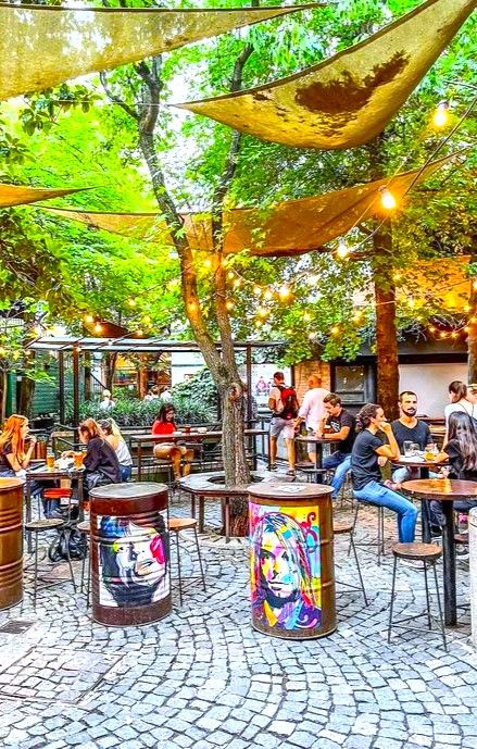 Beer Garden Design, Beer Garden Ideas, Outdoor Restaurant Patio, Outdoor Beer Garden, Cafe Exterior, Outdoor Restaurant Design, Small Cafe Design, Cafe Concept, Restaurant Patio