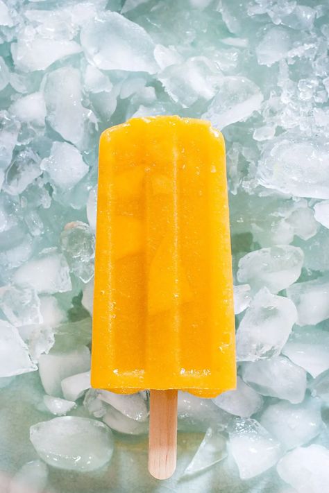 Paletas de Mango (mango popsicles) - Maricruz Avalos Kitchen Blog Popsicle Business, Mango Bars, Mango Popsicles, Mango Mango, Mango Pulp, Mexican Recipe, Pop Stick, Popsicle Molds, Accessories Display