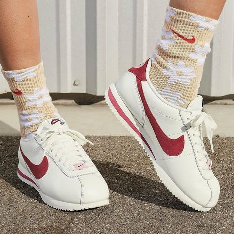 Tenis Nike Cortez, Nike Cortez Outfit, Tenis Nike, Shoe Inspo, Nike Store, Nike Cortez, Shoes Nike, Women's Shoes, Free Delivery