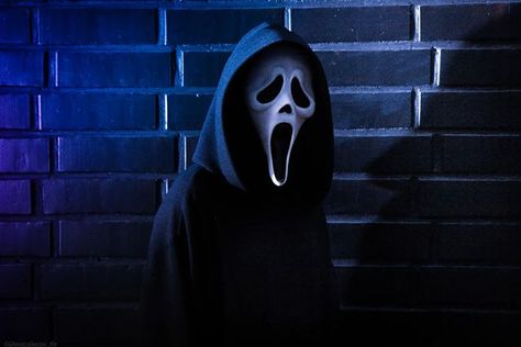 Friendship Challenge, Horror Photography, Horror Fanatic, Ghostface Scream, Funny Patches, Horror Costume, Scream 6, Horror Stuff, Slasher Movies