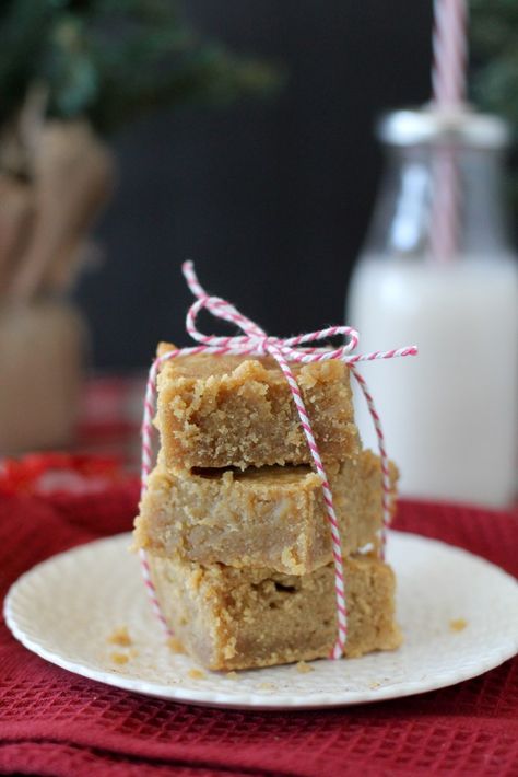 Egg Nog Blondies - the Whole Smiths Paleo Egg Nog, Paleo Eggnog, Banana Blondies, Whiskey Sour Recipe, Grain Free Desserts, Paleo Banana, Egg Nog, Sour Cocktail, Chicken Meatballs