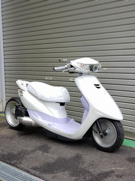 Japanese Scooter, Custom Scooter, Mini Rig, Honda Dio, Scooter Custom, Motorcycle Culture, Scooter Bike, Scooter Motorcycle, Bike Photo