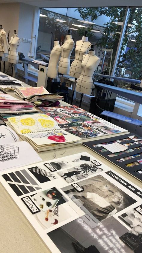 Hbcu Fashion, Mode Gossip Girl, Design Studio Workspace, Fashion Dream Job, Fashion Designer Studio, Fashion Design Books, Become A Fashion Designer, Fashion Design Sketch, Career Fashion