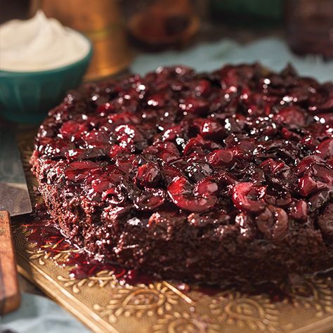 A slice of this Black Forest Upside-Down Cake warm from the oven melts in your mouth. Get more great recipes by ordering your subscription to Cooking with Paula Deen today! Cherry Upside Down Cake, Cherry Cake, Paula Deen, Upside Down Cake, Chocolate Cherry, Let Them Eat Cake, Black Forest, Chocolate Desserts, No Bake Desserts