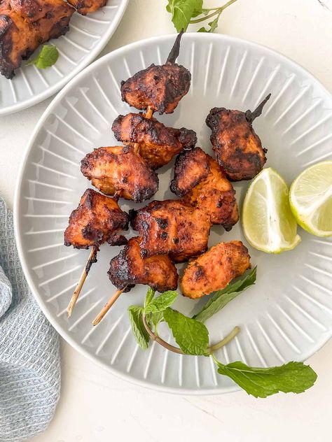 Airfryer Tandoori Chicken Air Fryer Tandoori Chicken, Tandoori Chicken Recipe, Airfryer Chicken, Baked Chicken Strips, Tandoor Oven, Chicken Freezer Meals, Freezer Friendly Meals, Healthy Freezer Meals, Chicken Lettuce Wraps