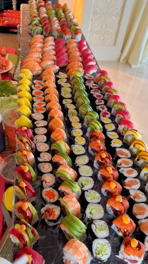 Sushi Dinner Party, Delicious Food Ideas, Sushi Catering, Sushi Buffet, Restaurants In Japan, Sushi Dinner, Instagram Call, Sushi Platter, Sushi Party