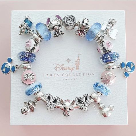 Pandora Disney Collection, Disney Pandora Bracelet, Disney Pandora, Christmas Checklist, Lilo And Stitch Merchandise, Stitch Cake, Pandora Bracelet Charms Ideas, Pandora Bracelet Designs, Lilo And Stitch Quotes