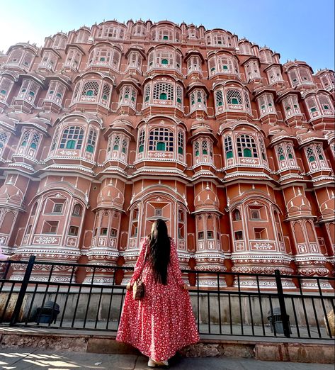 Jaipur Pics Ideas, Poses In Jaipur, Hawamahal Jaipur Photography, Poses In Rajasthan, Jaipur Photoshoot Ideas, Jaipur Photography Instagram, Jaipur Poses, Rajasthan Photoshoot, Udaipur Outfits