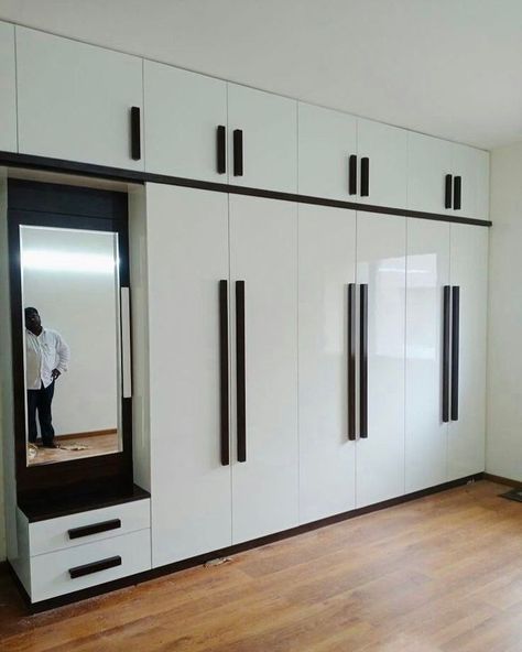 latest wardrobe design for bedroom in india Wardrobe With Loft Design, New Wardrobe Design, Latest Cupboard Designs For Bedroom, Cupboard Design For Bedroom, Wardrobes Designs, Almirah Designs For Bedroom, Room Wardrobe Design, Latest Cupboard Designs, Ideas Armario