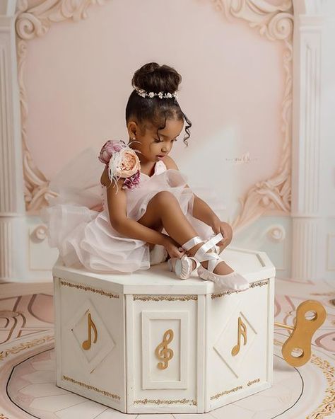 Ballerina 1st Birthday Photoshoot, Ballerina Birthday Outfit, Ballerina Birthday Photoshoot, Toddler Ballet Photography, Kids Ballet Photoshoot, Ballerina Photoshoot Kids, Princess Photoshoot Ideas, Toddler Birthday Photoshoot, 2nd Birthday Photo Shoot Ideas