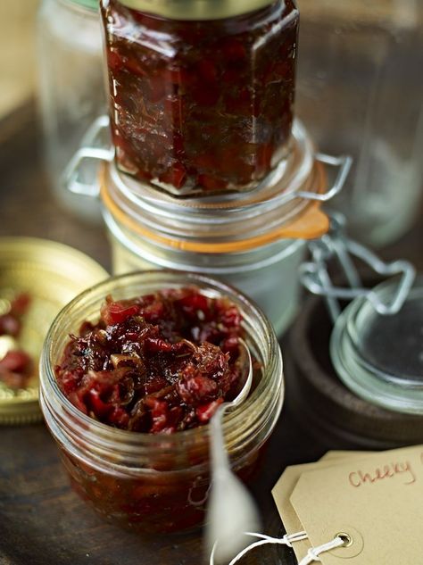 Cheeky chilli-pepper chutney Christmas Chutney Recipes, Christmas Chutney, Chilli Chutney, Pesto Dip, Edible Christmas Gifts, Chilli Jam, Chilli Recipes, Jamie Oliver Recipes, Chilli Pepper