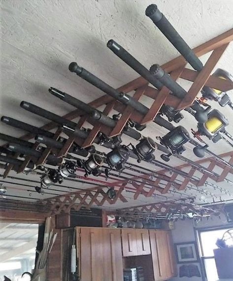 Garage Storage Ideas Tools, Diy Fishing Rod Holder, Fishing Pole Storage, Diy Fishing Rod, Fishing Pole Holder, Storage Shed Organization, Garage Workshop Organization, Fishing Storage, Fishing Rod Storage