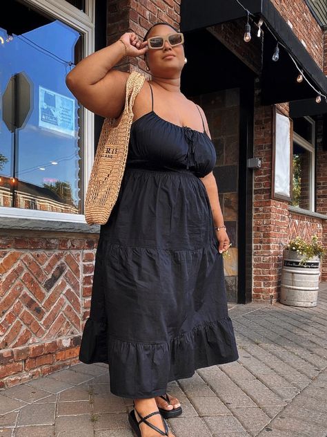 Flowy Plus Size Dress, Sundress Outfit, Float Dress, Plus Size Looks, Flowy Dresses, Summer Black Dress, Plus Size Summer, Summer Black, Look Book