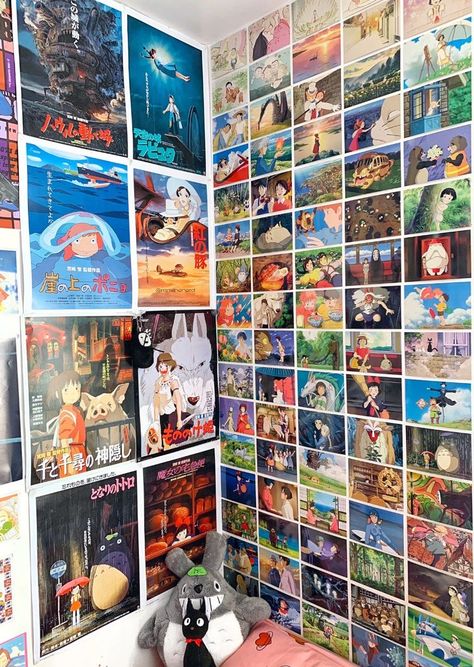 Foto Muro Collage, Otaku Room, Gamer Room Decor, Aesthetic Room Ideas, Retro Anime, Anime Decor, Anime Room, Indie Room, Cute Room Ideas