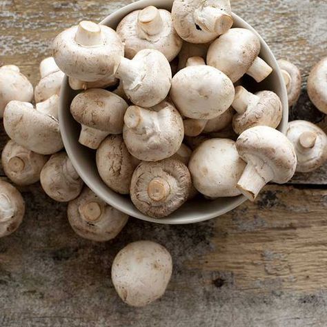 Jamur Kancing, Health Benefits Of Mushrooms, White Button Mushrooms, Mushroom Benefits, How To Cook Mushrooms, Dried Mushrooms, White Mushrooms, Eating Organic, Shiitake Mushroom