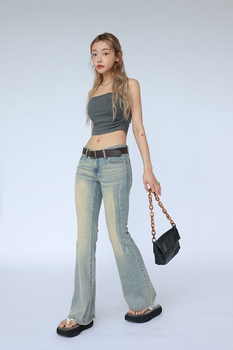 Bell Bottoms Outfit, Cowgirl Jeans, Low Waist Jeans, Beautiful Mermaids, Summer Inspiration, Bell Bottom Pants, Low Waisted, Teen Fashion Outfits, School Outfits