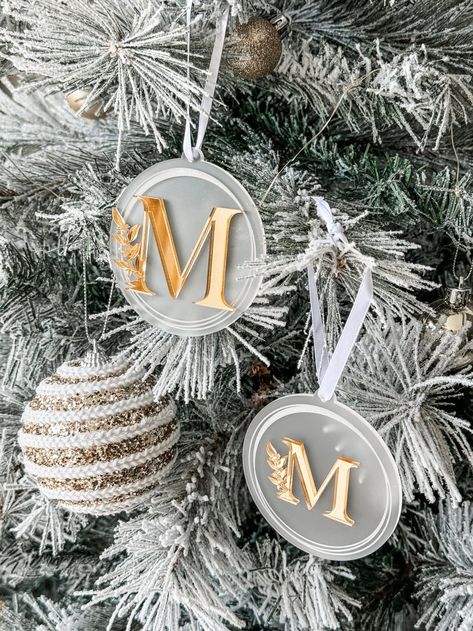 LaserCut World Acrylic Christmas Tree Ornaments, Personalised Christmas Ornaments, Acrylic Christmas Decorations, Laser Christmas Ideas, Acrylic Laser Projects, Acrylic Ornaments Diy, Christmas Laser Cut Ideas, Monogram Christmas Ornaments, Laser Cut Christmas Decorations