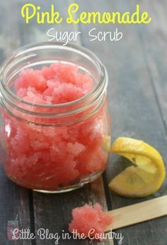 Diy Sugar Scrub Recipe, Body Scrub Recipe, Sugar Scrub Homemade, Lip Scrub Diy, Homemade Scrub, Sugar Scrub Recipe, Sugar Scrub Diy, Diy Body Scrub, Diy Event