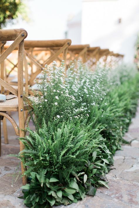 Fern Wedding Ceremony, Wedding Aisle Greenery, Aisle Markers Wedding, Fern Wedding Decor, Aisle Greenery, Anna Roussos, Fern Wedding, Light Flowers, Aisle Markers