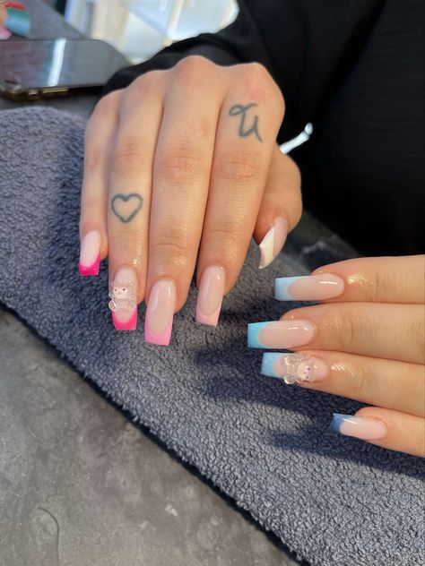 Gender Nails Ideas Reveal, Gender Reveal Nail Ideas Acrylic, Nails Gender Reveal Cute Ideas, Gender Reveal Nails Ideas Acrylic Short, Gender Reveal Nails Ideas Simple Short, Gender Reveal Nails Ideas Short, Baby Reveal Nails Ideas, Gender Reveal Ideas Nails, Pink Gender Reveal Nails