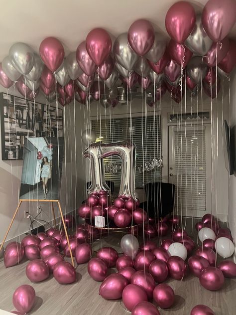 Birthday Room Surprise, Pink Birthday Theme, Hotel Birthday Parties, Champagne Birthday, 17th Birthday Ideas, Girly Birthday Party, 16th Birthday Decorations, Birthday Room Decorations, Sleepover Birthday Parties