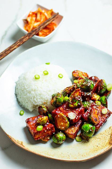 30 Minute Meals: Stir Fried Gochujang Sprouts w/ Crispy Tofu — ODDBOX What Is Tofu, Cook Tofu, Sprouts Recipe, Kimchi Recipe, Grilled Tofu, Crispy Tofu, Baked Tofu, Brussels Sprouts Recipe, Meal Suggestions