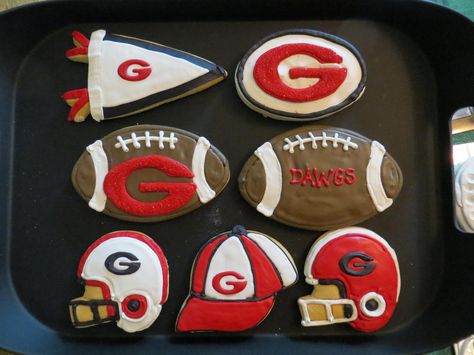 Football Jersey Cookies, Football Helmet Cookies, Stadium Cookies, Jersey Cookies, Cookies Football, Super Bowl Cookies, Ga Football, Meringue Icing, Sports Cookies