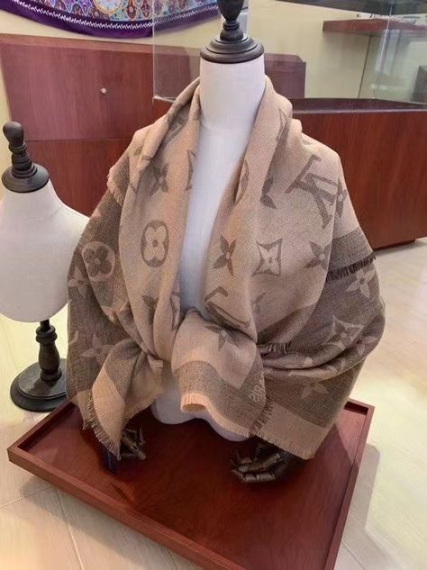 Lv Scarf, Louis Vuitton Paris, Louis Vuitton Scarf, Beige Scarf, Replica Louis Vuitton, Gucci Scarf, What To Wear Today, Grey Scarf, Monogram Pattern